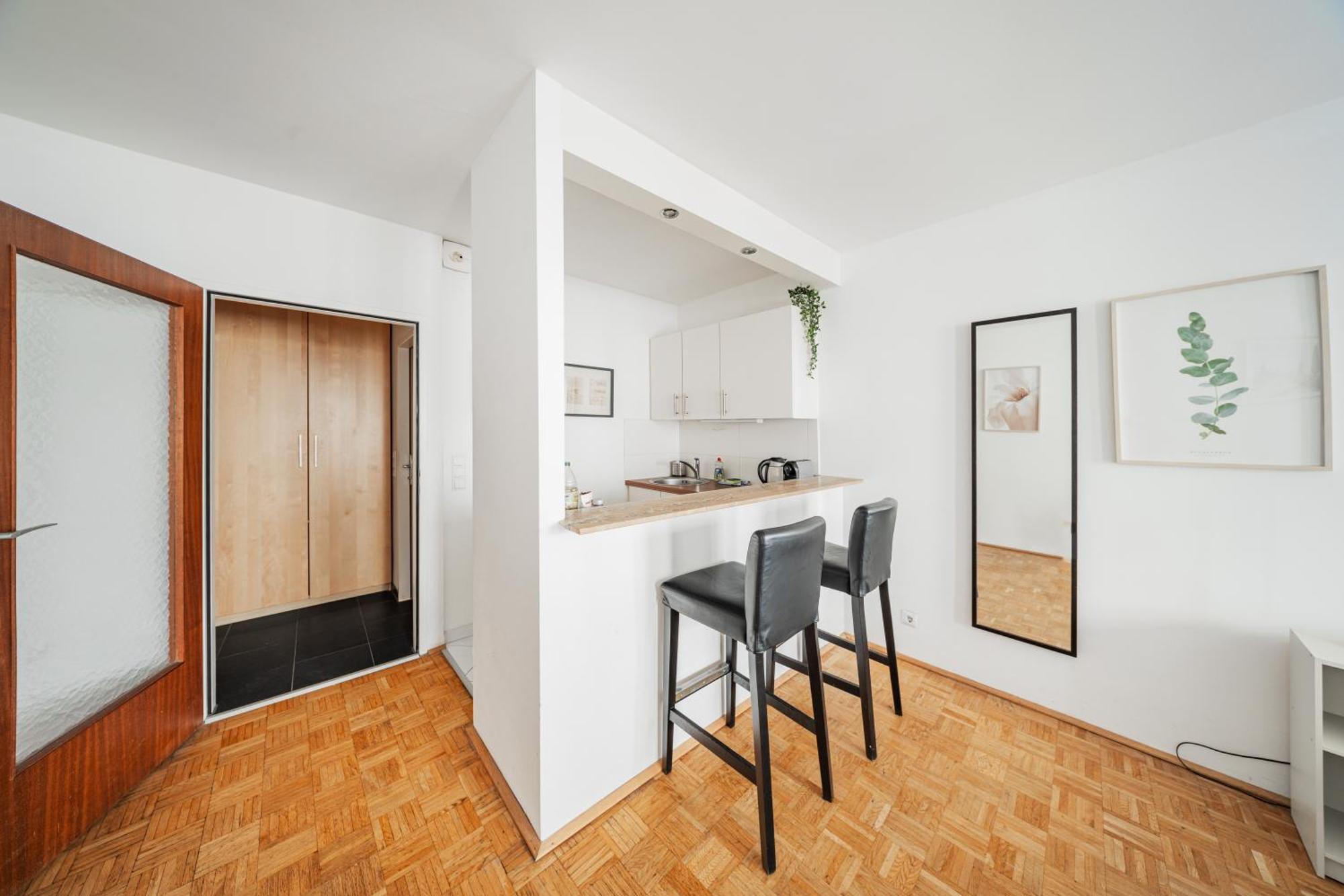 דירות וינה Studio Next To Karlskirche #17 מראה חיצוני תמונה